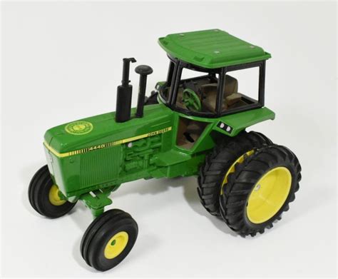 1/16 John Deere 4440 Tractor With Dual Rear Wheels, 1989 Elmira Toy ...