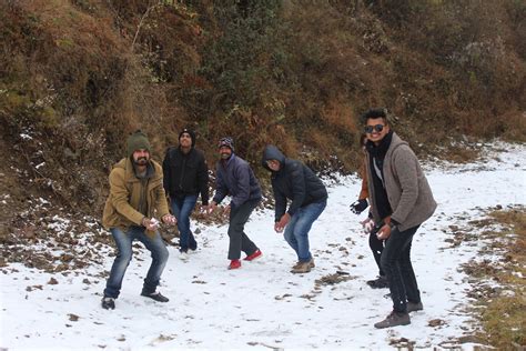 Mussoorie experiences first snowfall of the season | Garhwal Post