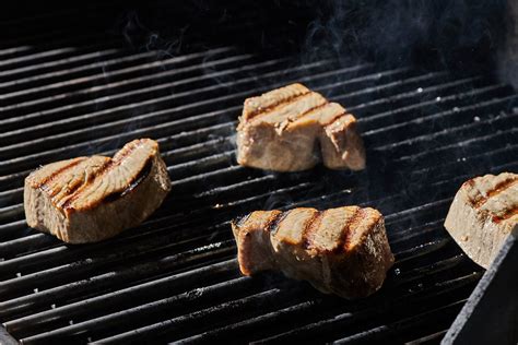 How to Grill Tuna Steak — The Mom 100