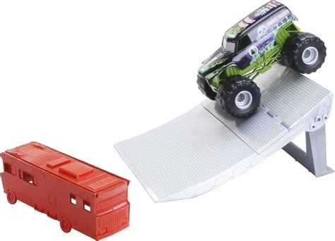 Hot Wheels Monster Jam Mega Crash Ramp Playset : Amazon.ca: Toys & Games