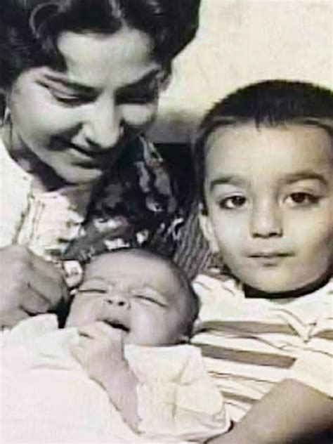 Sanjay Dutt remembers mother Nargis Dutt on her 42nd death anniversary ...