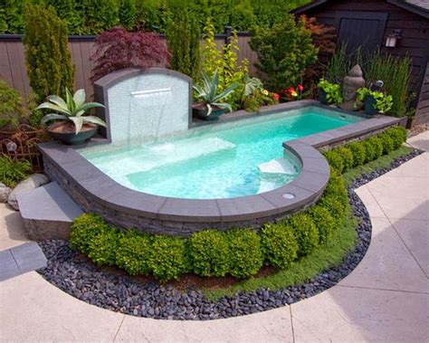 Small Backyard Pools: For Your Outdoor Space Before Summer Arrives