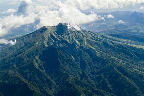 Martinique. La Montagne Pelée sous haute surveillance - KARIB'INFO