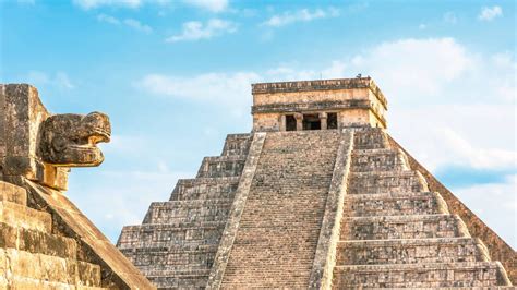 Download "Magnificent Close-up view of Chichen Itza's Temple of ...