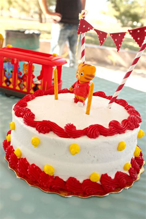 57 best images about Daniel Tiger Birthday Party on Pinterest | Food ...