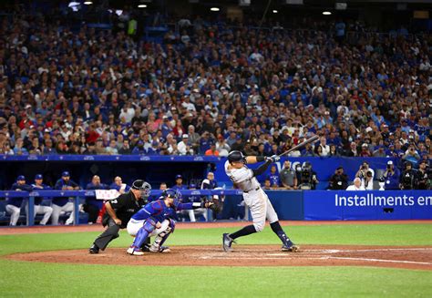 Aaron Judge ties Roger Maris' American League record by hitting 61st ...