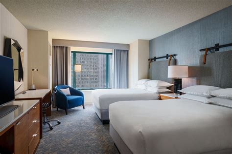 Sheraton Grand Chicago Riverwalk in Chicago: Find Hotel Reviews, Rooms ...