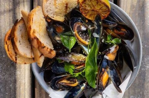 Thai-style steamed mussels: The tastiest way to start a meal