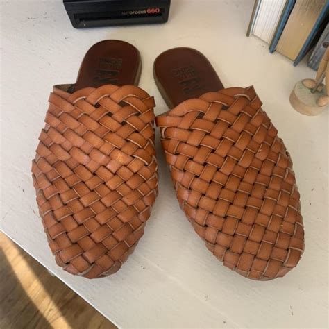 Billabong Women's Brown and Tan Sandals | Depop