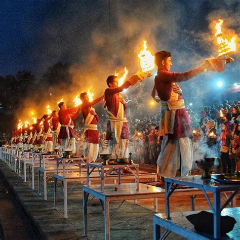 The most well known Ganga Aarti in Rishikesh is held on the banks of ...