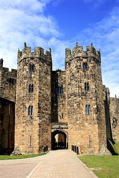 Alnwick Castle, Northumberland | Alnwick castle, British castles ...