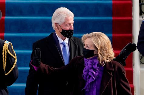 Bill Clinton’s mask struggles at inauguration drive Twitter wild