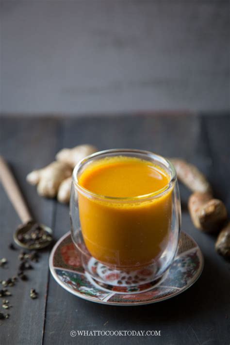 Indonesian Jamu Kunyit Jahe Asam (Turmeric Ginger Tamarind Juice)