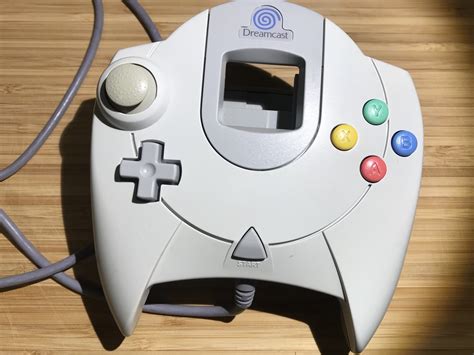 Dreamcast controller: disassembly and cleaning - Dreamcast.nu