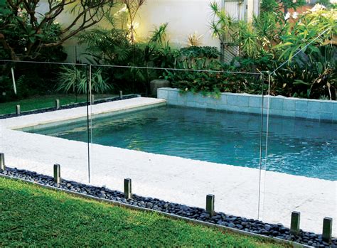 What are the Benefits of Installing Glass Pool Fence ...