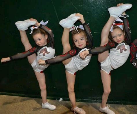 Baby cheerleader... WOW! I'm like jealous of a 4 year old!!! | Kids ...