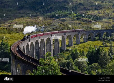 Jacobite Steam Train Glenfinnan Viaduct