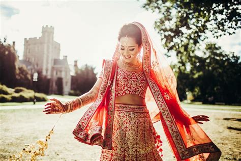 19 Gorgeous Indian Wedding Gowns & Bridal Wear - Yeah Weddings