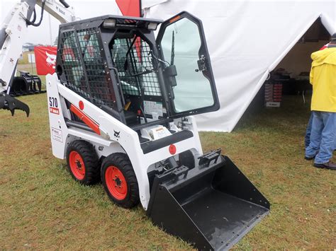 Bobcat S70 mini skid steer loader, put six of these together and you ...