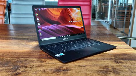 Asus Zenbook 13 Review: Light in Your Hand, But Not on Your Pocket