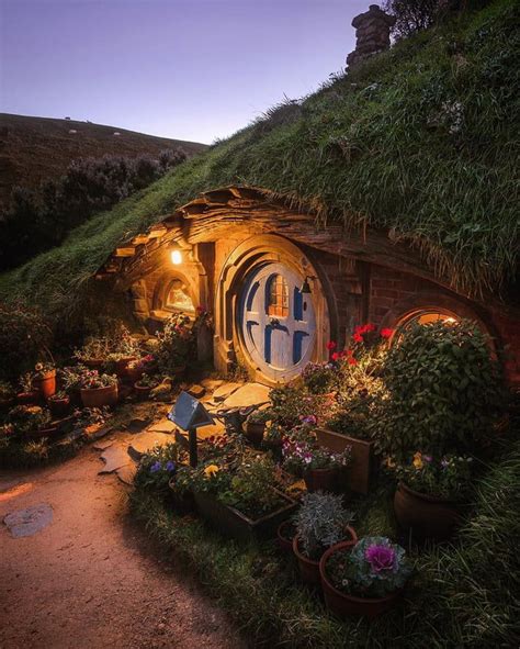 Hobbiton is as Cozy as it gets. | Hobbit house, The hobbit, Fairytale ...