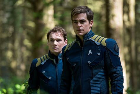 Star Trek Beyond: Chris Pine and Zachary Quinto Interview | Collider