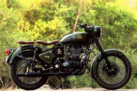 Royal Enfield Classic 500 Customised With a Classic Military Touch