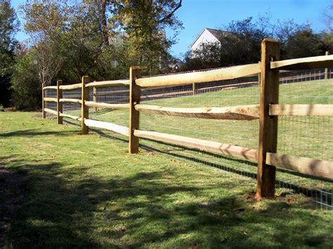 Custom ranch rail / horse fence by Mossy Oak Fence. Great for ...