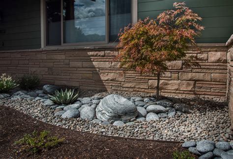 River Rock and Black Mulch Landscaping: Transform Your Yard with this ...