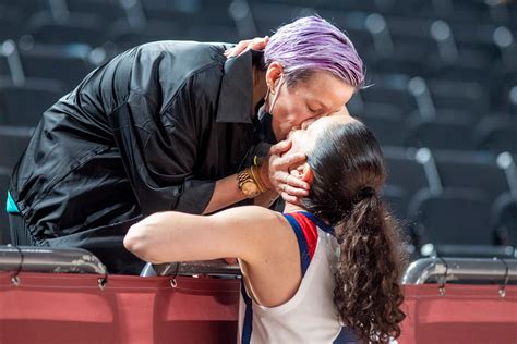 Sue Bird, Megan Rapinoe Share A Kiss After US Women's Basketball Wins ...