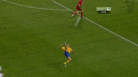 Zlatan Ibrahimovic Unbelievable Bicycle Goal