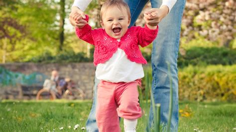 Baby Development - Learning How to Walk - Arabia Weddings