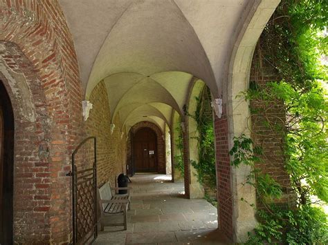 Herstmonceux Castle interior corridor - Herstmonceux Castle - Wikipedia