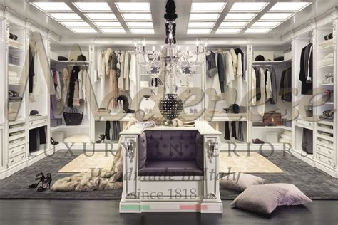 Luxury Walking Closets | Modenese InteriorsLUXURY WALK-IN CLOSETS