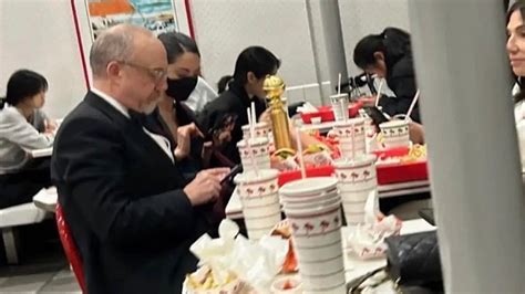 Paul Giamatti Went To In-N-Out Burger After Winning His Golden Globe ...