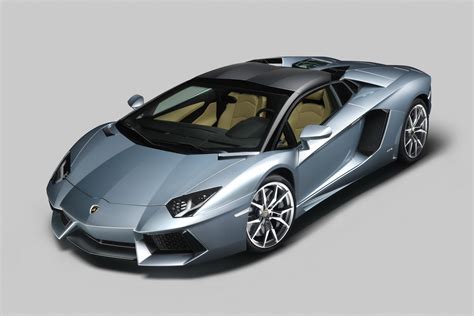 Daily Post: lamborghini aventador lp700-4 model features specification ...