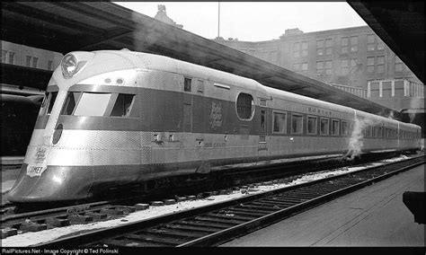 EARLY AMERICAN STREAMLINED TRAINS – During the Golden Age of Rail ...