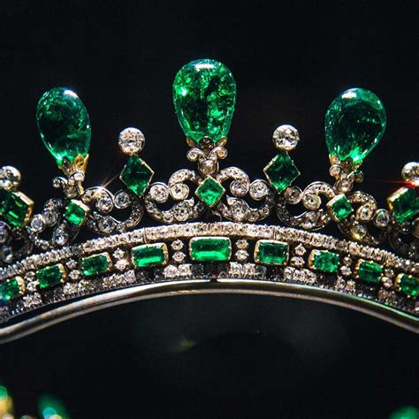 Tiara Thursday: Queen Victoria’s Emerald and Diamond Tiara, Revisited ...