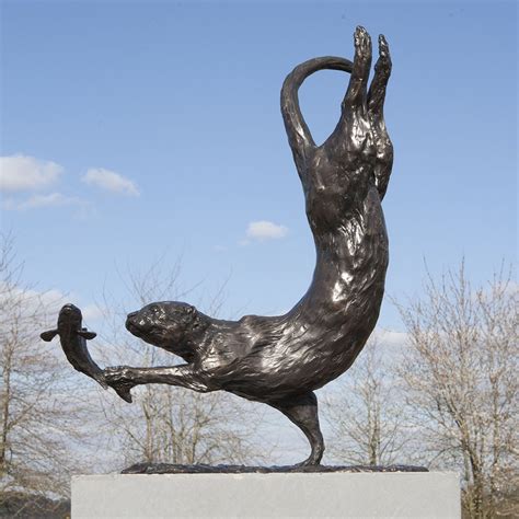 Bronze Otter Sculpture: Garden Diving Otter by Sue Maclaurin (Life Size)