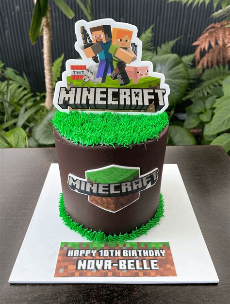 Mini Minecraft Cake - Kidd's Cakes & Bakery