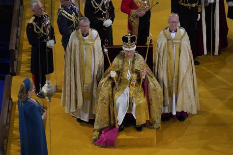 King Charles, Queen Camilla Wave From Balcony After Coronation | lupon ...