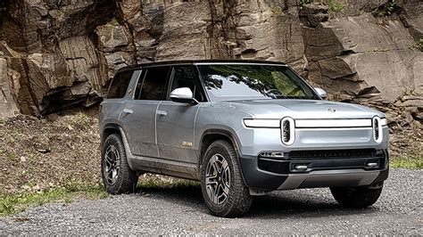 2022 Rivian R1S First Drive: The Three-Row Luxury Family SUV Goes ...