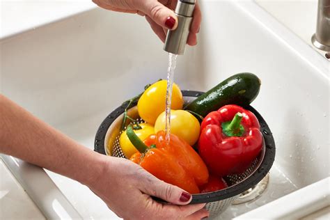 Best Way to Wash Vegetables for Effective Germ Removal | Kitchn