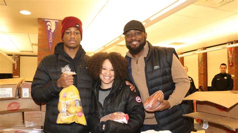 Tomlin's tradition of giving back continues