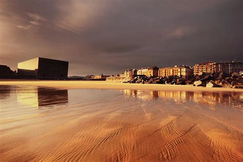 Zurriola Beach, San Sebastián Photograph by Photograph By Paul Webb ...