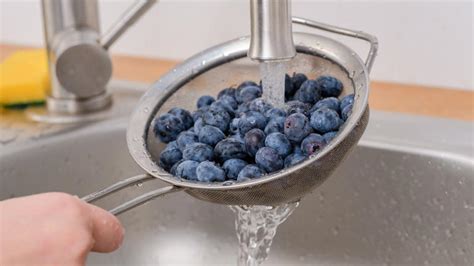 The Best Time To Wash Your Blueberries For Long-Lasting Freshness