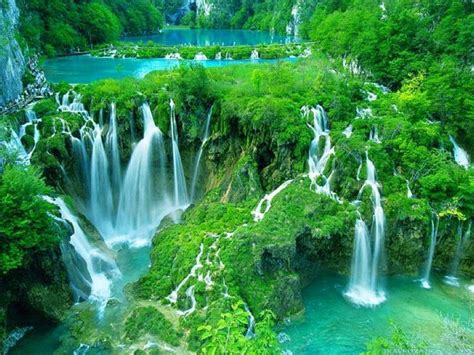 Excursion to the beautiful nature of Plitvice Lakes / Kvarner Express