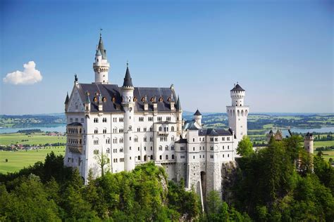 How to Get to Neuschwanstein Castle from Munich | Means To Explore