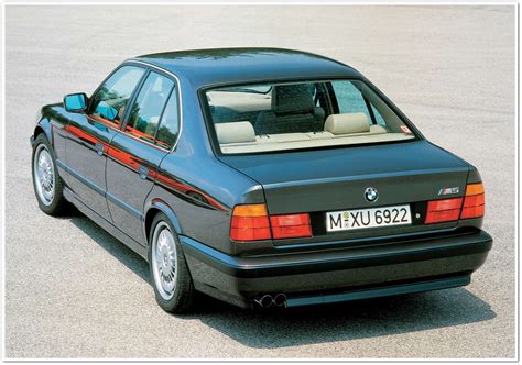 BMW M5 (1995) @ Automotive World | Galerry Wallpaper