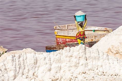 Lake Retba - WorldAtlas